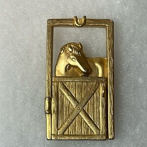 Goldtone Horse & Foal Brooch with movable stable door